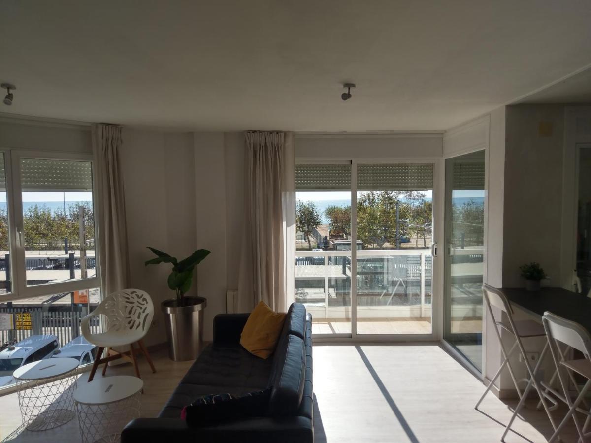 Luxury Apartment Accommodation, Next To Beach & Train Station Calella Luaran gambar